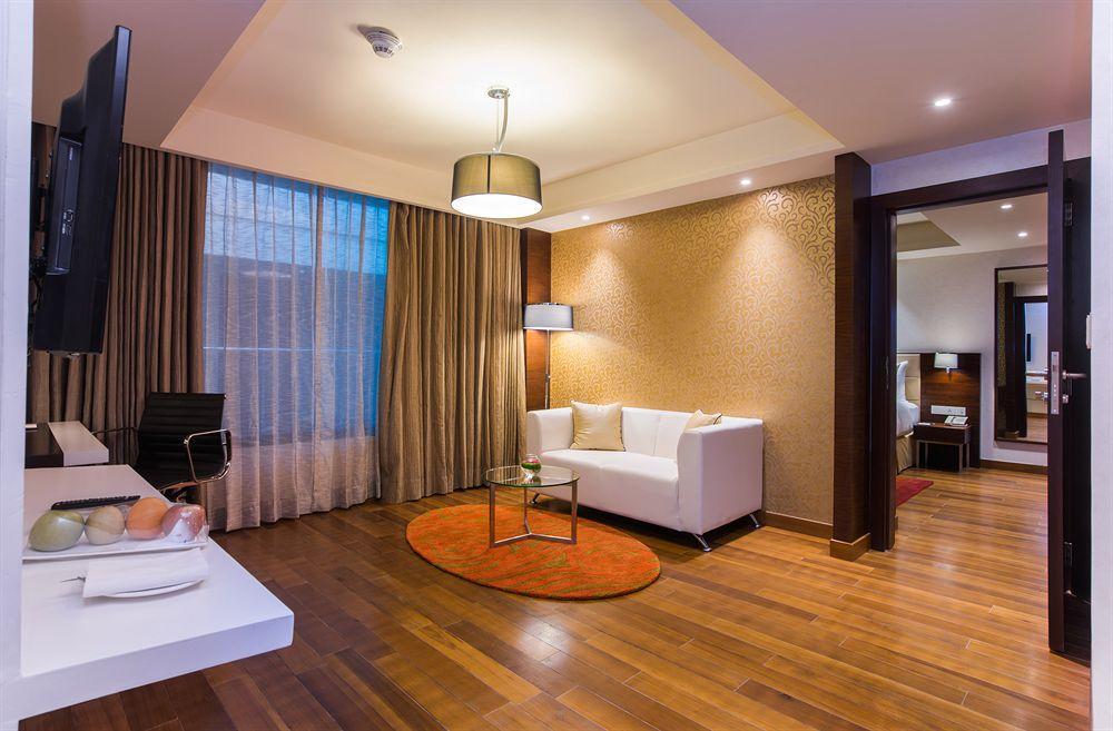 Howard Johnson By Wyndham, Hebbal, Bengaluru Eksteriør bilde