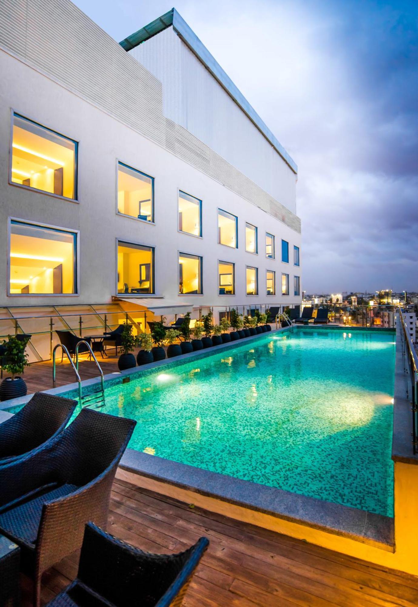 Howard Johnson By Wyndham, Hebbal, Bengaluru Eksteriør bilde
