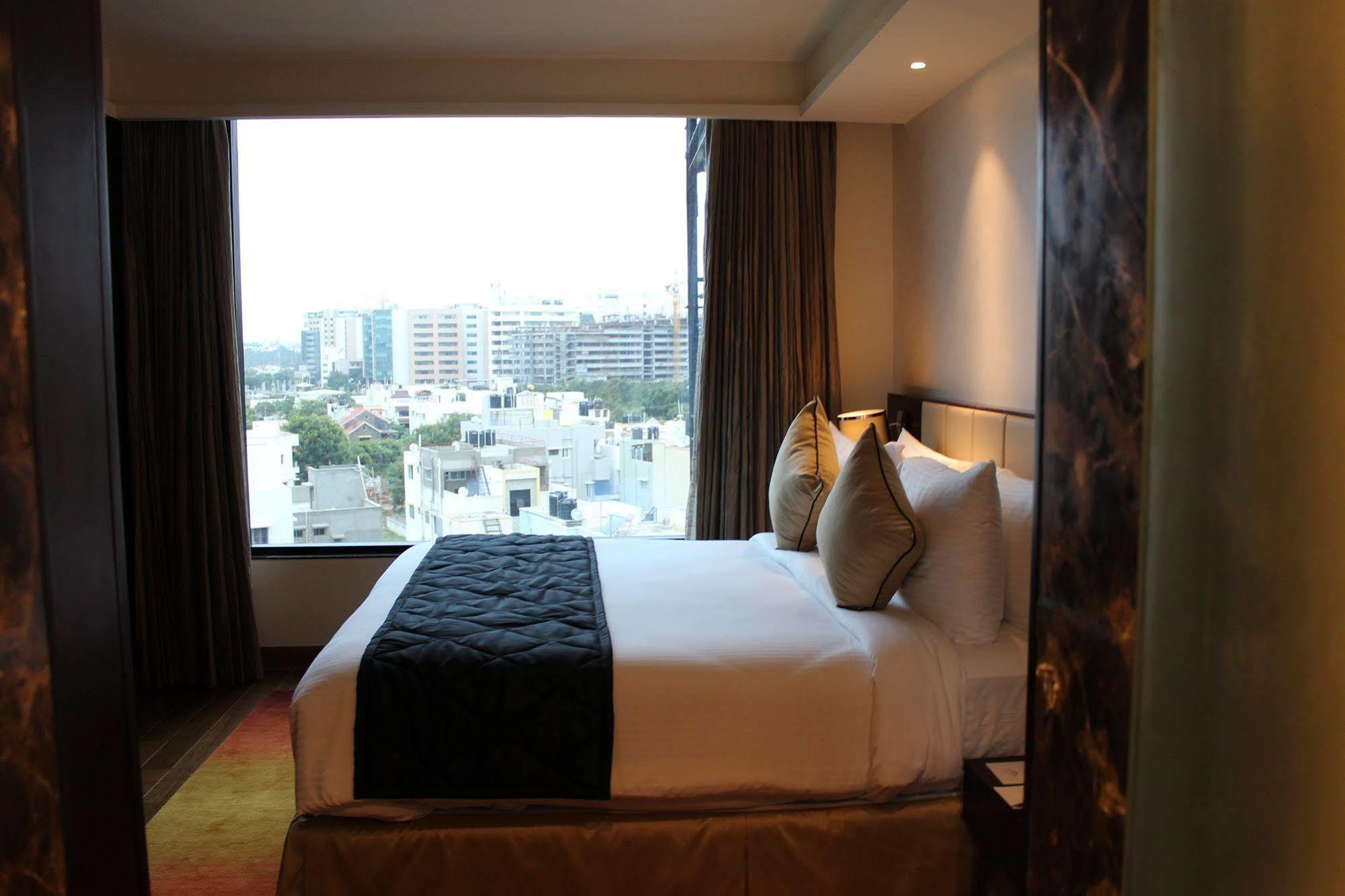 Howard Johnson By Wyndham, Hebbal, Bengaluru Eksteriør bilde