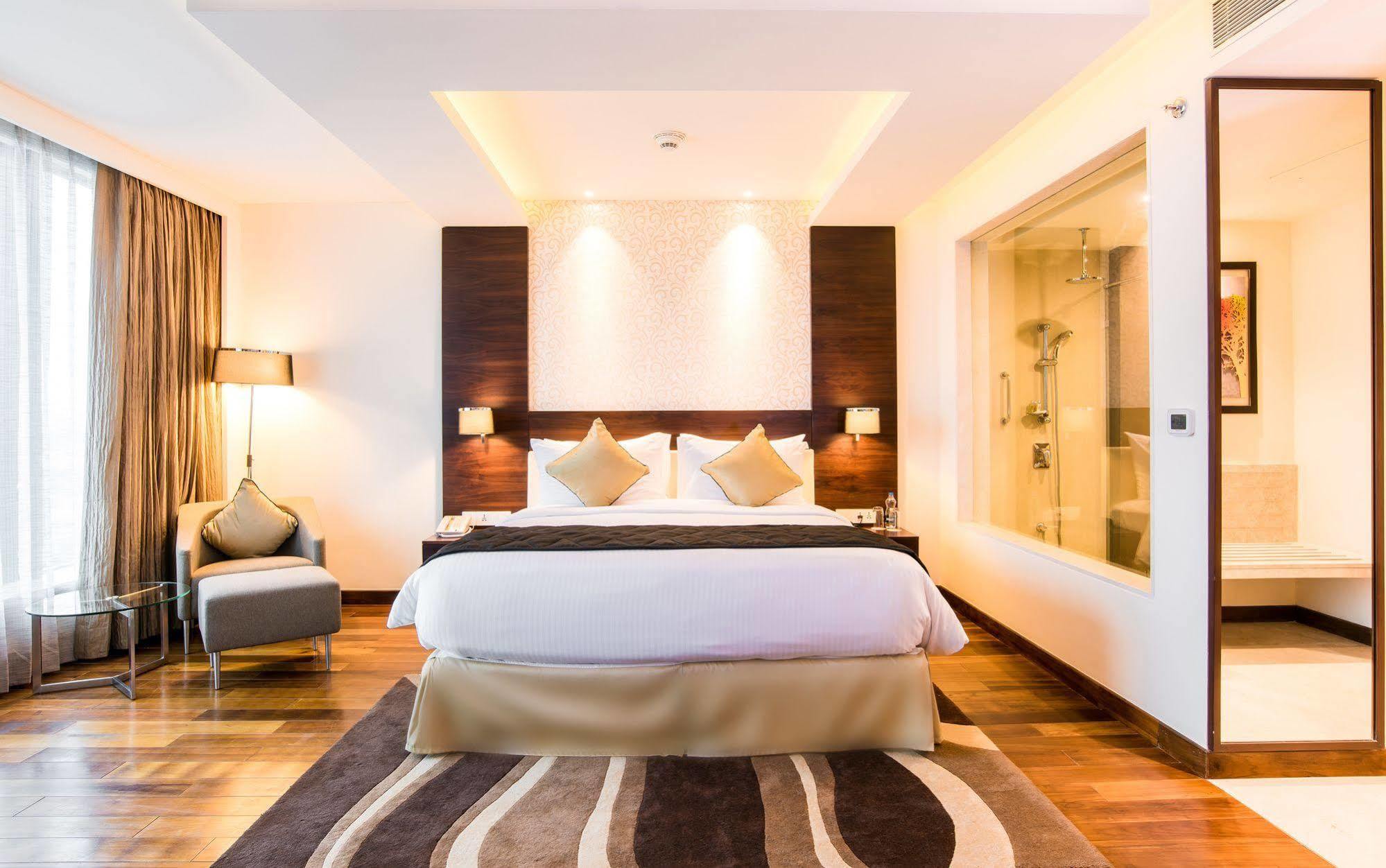 Howard Johnson By Wyndham, Hebbal, Bengaluru Eksteriør bilde